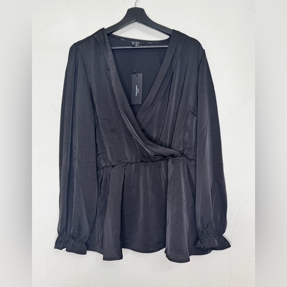 NWT Vero Moda Curve Mary Satin Draped Deep Neck Line Wrap Collarless Blouse - Picture 4 of 10
